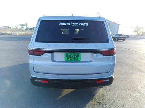 Used 2022 Jeep Wagoneer Series I AWD/4WD image 4