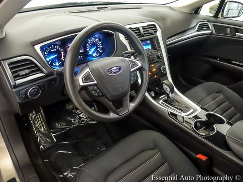 Used 2015 Ford Fusion SE FWD image 10