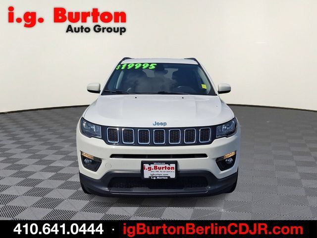 Used 2020 Jeep Compass Latitude w/ Cold Weather Group AWD/4WD image 2