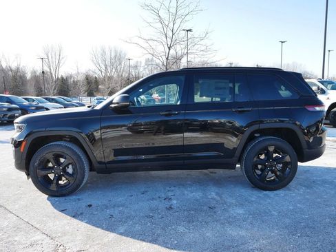 New 2025 Jeep Grand Cherokee Limited image 16