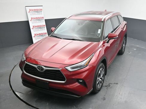 Used 2021 Toyota Highlander XLE image 29