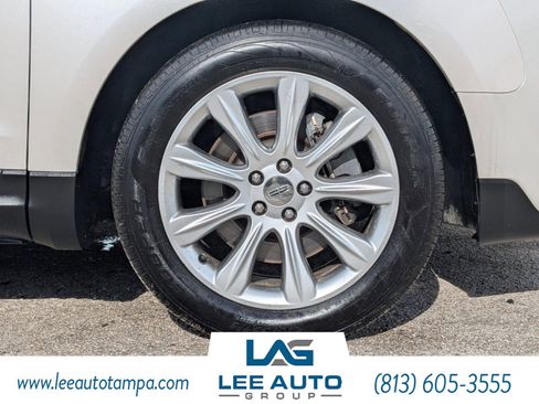 Used 2018 Lincoln MKT AWD image 10