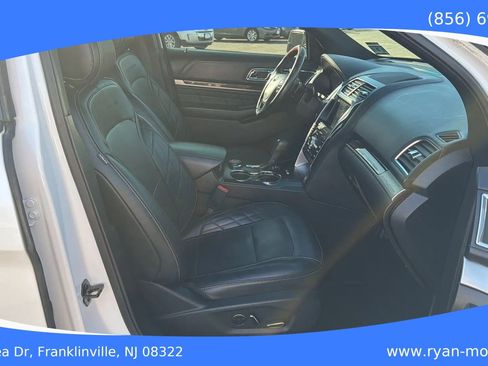 Used 2016 Ford Explorer Platinum image 19