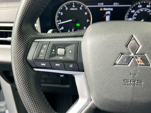 Used 2024 Mitsubishi Outlander SE image 18