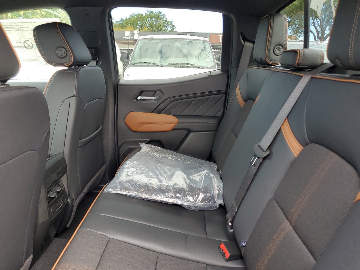 New 2026 GMC Canyon AT4 AWD/4WD image 11