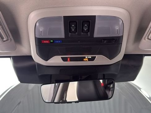 Used 2024 Subaru Crosstrek 2.5i Limited w/ Crosstrek Mirror Package AWD/4WD image 13