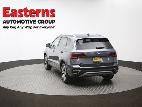 Used 2022 Volkswagen Taos SE FWD image 63
