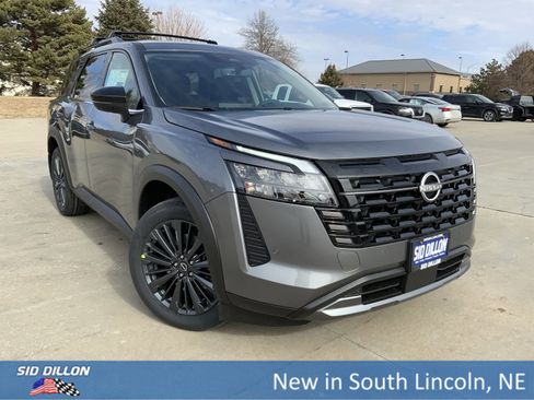 New 2026 Nissan Pathfinder SL w/ SL Premium Package image 2