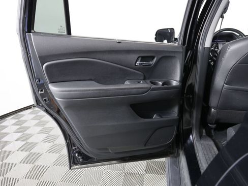 Used 2019 Honda Pilot Touring image 17