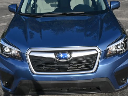 Used 2020 Subaru Forester Premium image 12