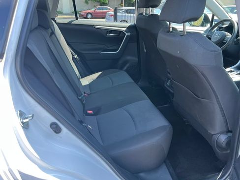 Used 2025 Toyota RAV4 XLE FWD image 19