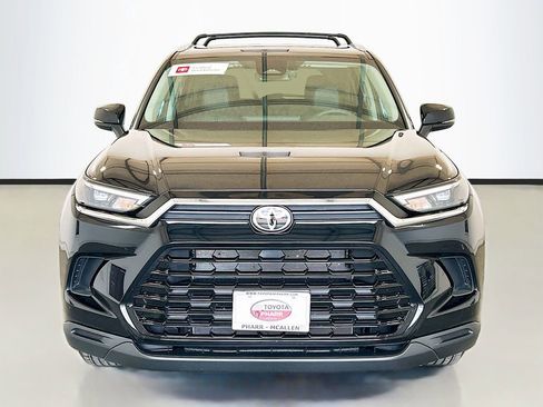 Used 2026 Toyota Grand Highlander AWD image 2