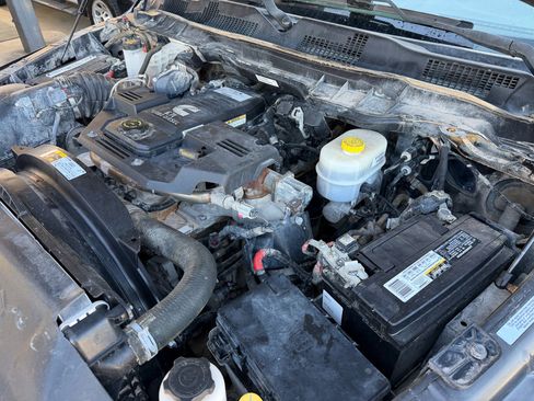 Used 2018 RAM 2500 Tradesman w/ Chrome Appearance Group image 19