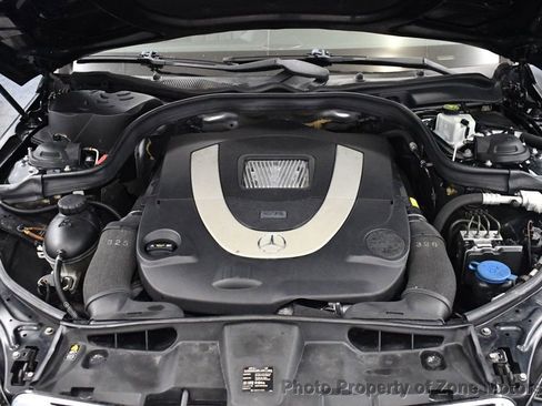 Used 2010 Mercedes-Benz E 550 4MATIC Sedan image 53