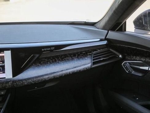 New 2025 Audi RS e-tron GT performance image 20