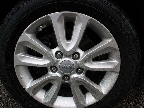 Used 2013 Kia Soul + w/ Audio Pkg image 4