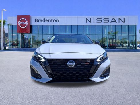 New 2026 Nissan Altima 2.5 SR FWD image 2