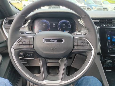 Used 2025 Jeep Grand Cherokee L Laredo w/ Luxury Tech Group I AWD/4WD image 13
