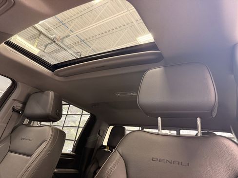 Used 2024 GMC Sierra 3500 Denali w/ Denali Reserve Package image 34