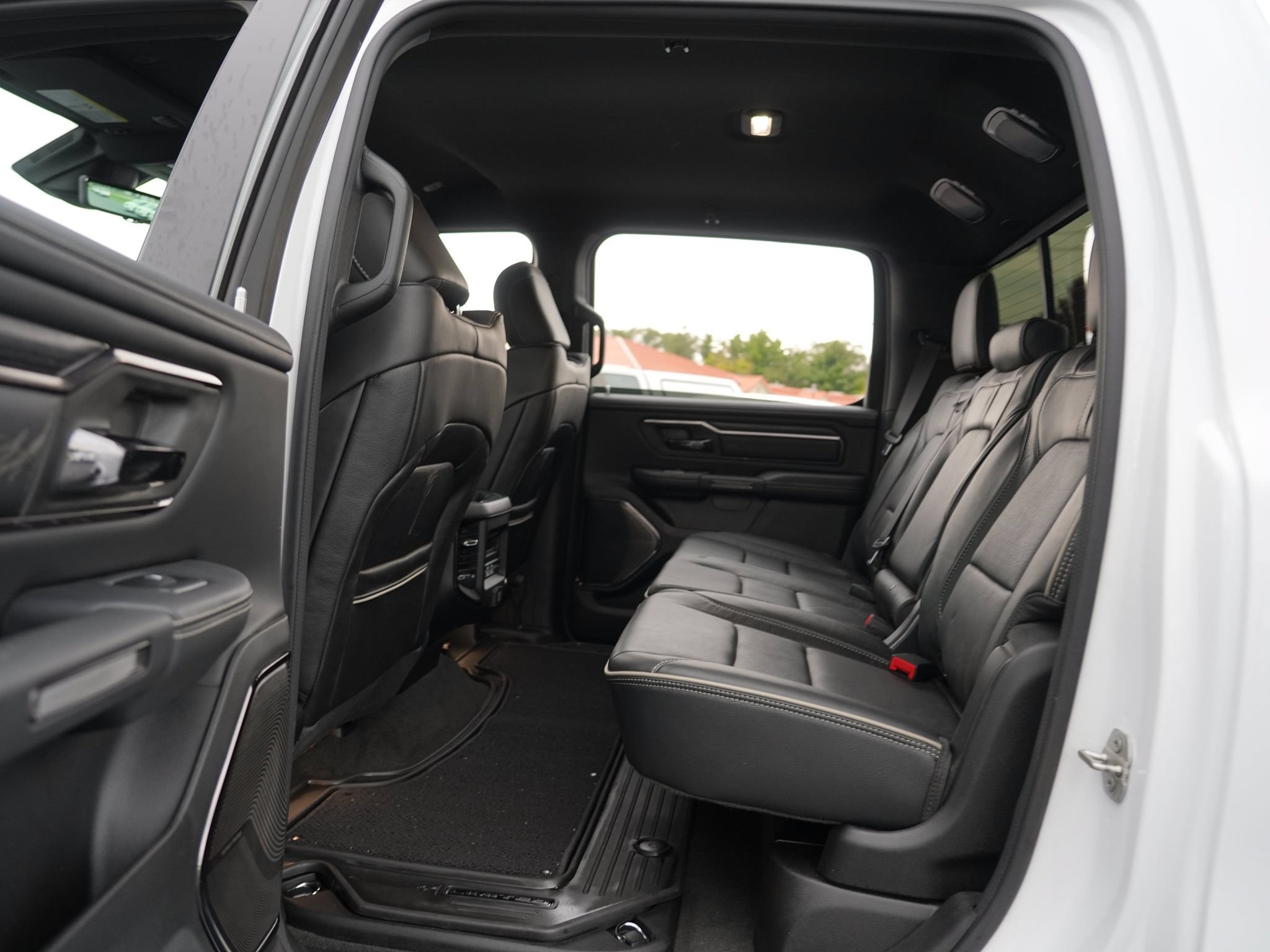 Used 2024 RAM 1500 Limited AWD/4WD image 20