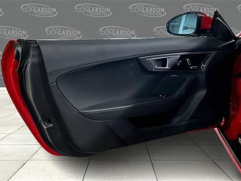Used 2017 Jaguar F-TYPE Premium image 11
