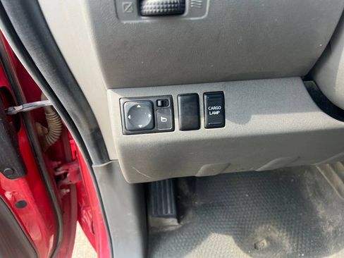Used 2008 Nissan Frontier SE w/ SE Value Truck Pkg AWD/4WD image 8