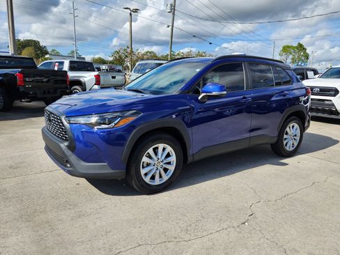 Certified 2022 Toyota Corolla Cross LE image 3