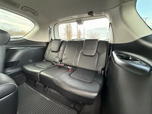 Used 2022 Nissan Armada Platinum w/ Captain's Chairs Package image 18