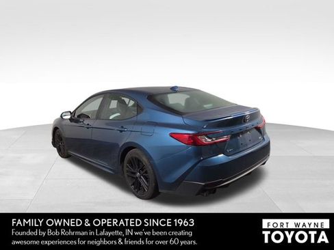 Used 2025 Toyota Camry SE FWD image 9