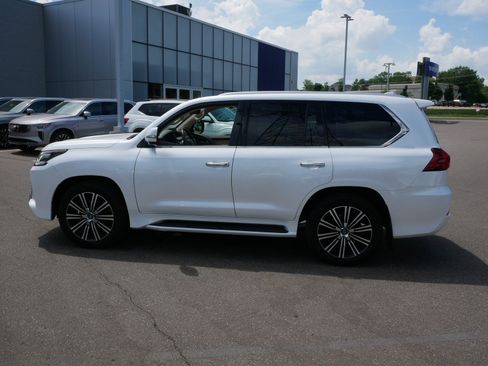 Used 2021 Lexus LX 570 4WD w/ Luxury Package image 4