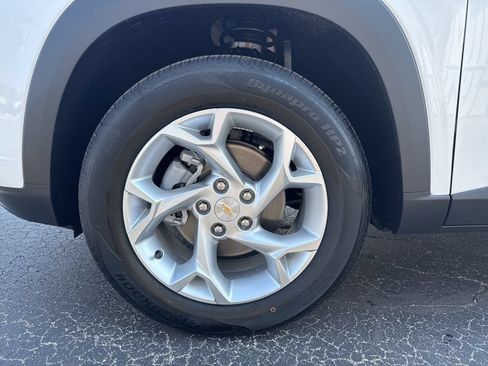 New 2026 Chevrolet Trax LS w/ LS Convenience Package FWD image 12