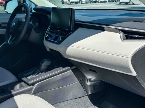 Used 2026 Toyota Corolla Cross LE image 23