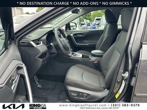 Used 2024 Toyota RAV4 XLE AWD/4WD image 16