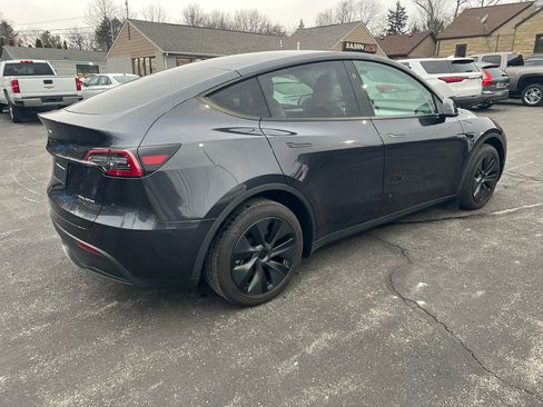 Used 2024 Tesla Model Y Long Range image 5