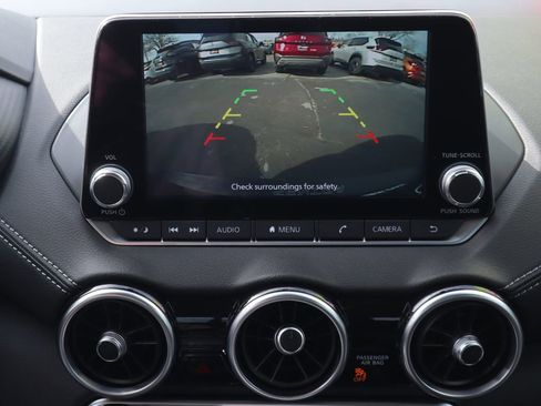 Used 2025 Nissan Sentra SV w/ Trunk Package image 15