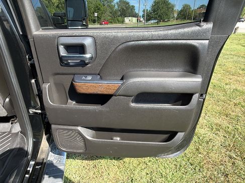 Used 2019 GMC Sierra 3500 Denali w/ Duramax Plus Package AWD/4WD image 17