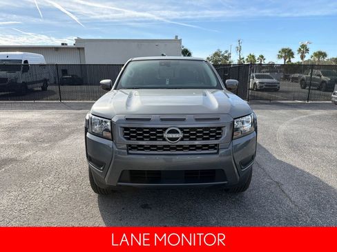 Used 2025 Nissan Frontier SV image 18