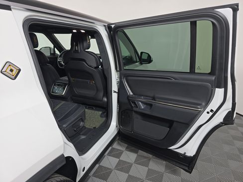 Used 2024 Rivian R1S Adventure AWD/4WD image 19