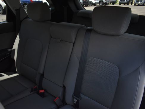 Used 2017 Hyundai Santa Fe SE AWD/4WD image 14