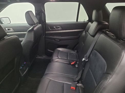 Used 2018 Ford Explorer XLT w/ Equipment Group 202A AWD/4WD image 18