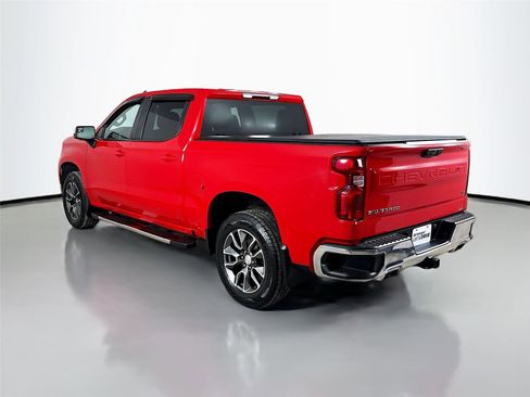 Used 2022 Chevrolet Silverado 1500 LT AWD/4WD image 7
