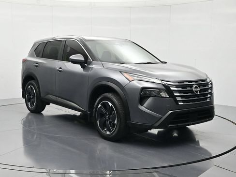 Certified 2024 Nissan Rogue SV FWD image 3