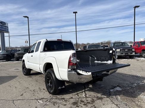 Used 2013 Toyota Tacoma 4x4 Access Cab V6 w/ SR5 Pkg image 17
