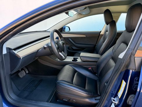 Used 2023 Tesla Model 3 Standard Range image 30