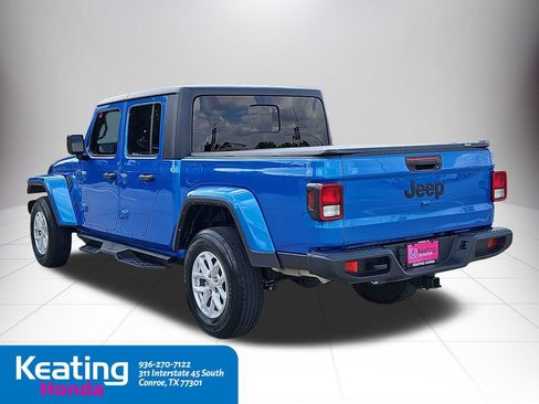 Used 2023 Jeep Gladiator Sport AWD/4WD image 5