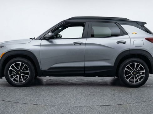 Used 2025 Chevrolet TrailBlazer LT image 5