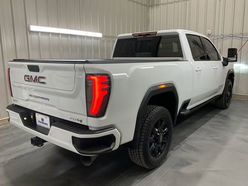 Used 2024 GMC Sierra 2500 AT4 w/ AT4 Premium Plus Package image 22