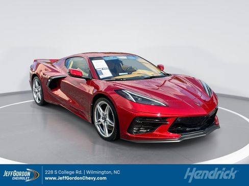 Used 2022 Chevrolet Corvette Stingray Premium Cpe w/ Z51 Performance Package RWD image 1