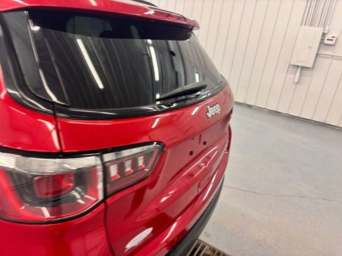 Used 2018 Jeep Compass Sport w/ Cold Weather Group FWD image 42
