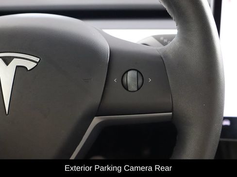 Used 2024 Tesla Model Y Long Range AWD/4WD image 11